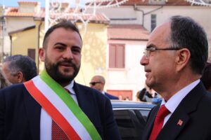 Il sindaco Daniele Atanasio Sisca e il Presidente Bajram Begaj - foto pucciano